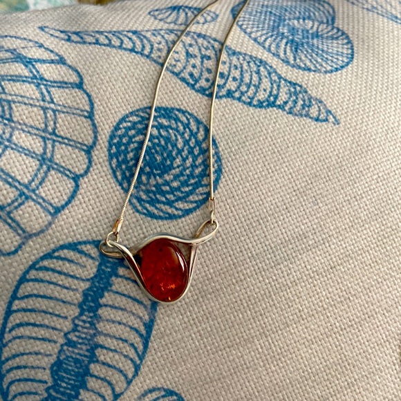 Amber sterling silver necklace - Picture 2 of 6